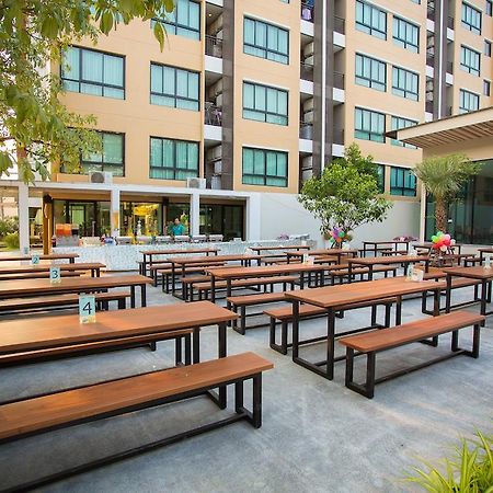בנגקוק Alisha Court Hotel & Residence מראה חיצוני תמונה