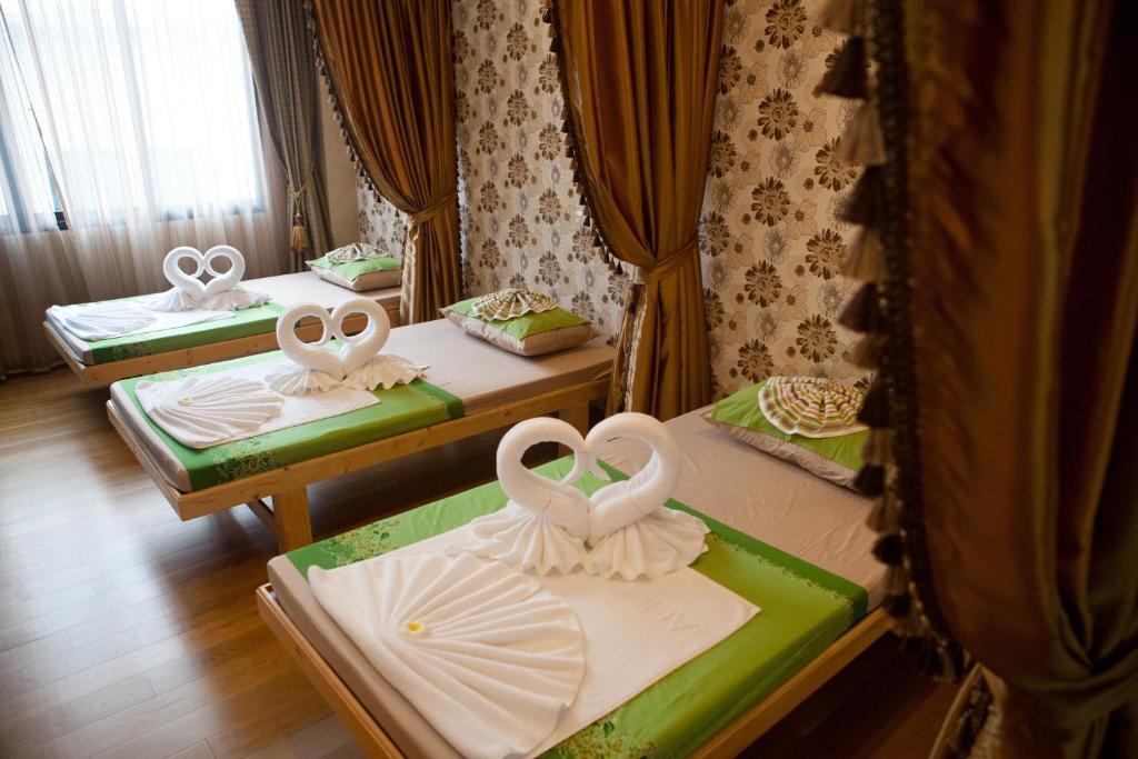 בנגקוק Alisha Court Hotel & Residence מראה חיצוני תמונה
