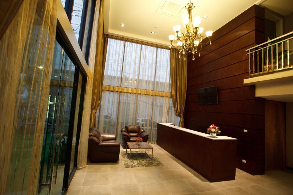 בנגקוק Alisha Court Hotel & Residence מראה חיצוני תמונה